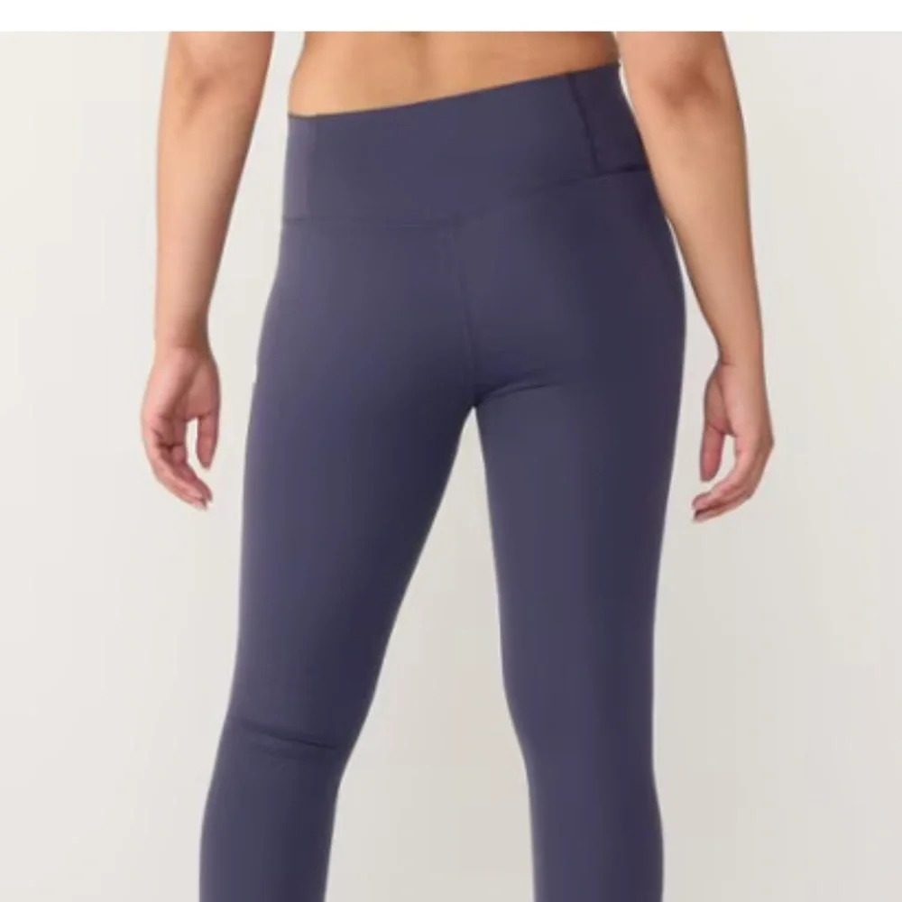 Vuori All the Feels Navy Blue Leggings - Picture 2 of 7